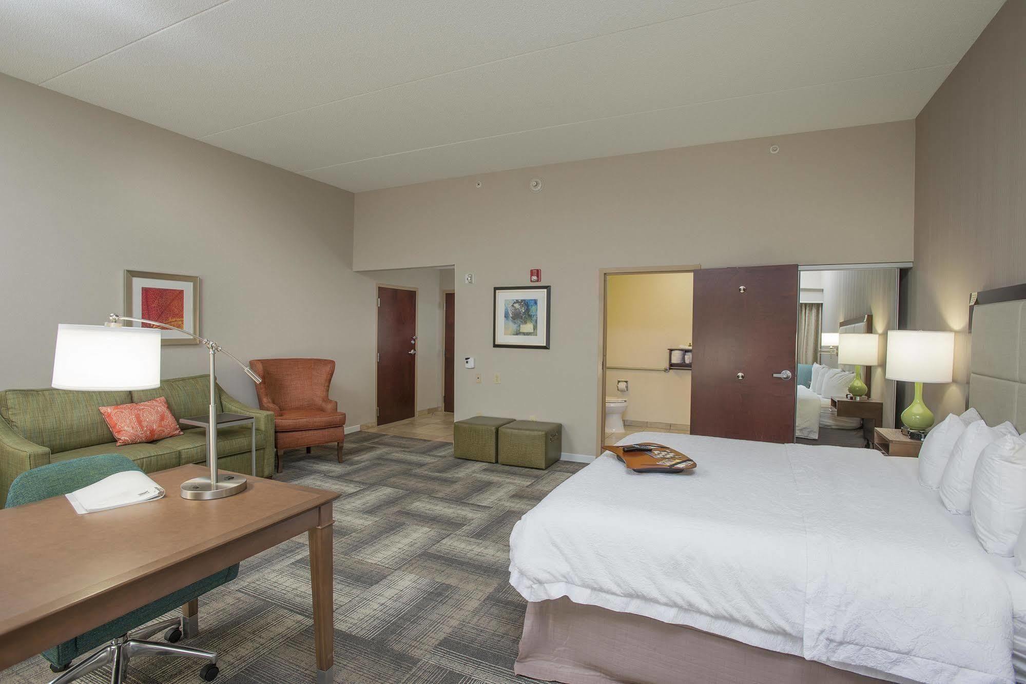 Hampton Inn & Suites Cincinnati-Union Centre Уэст-Честер Экстерьер фото